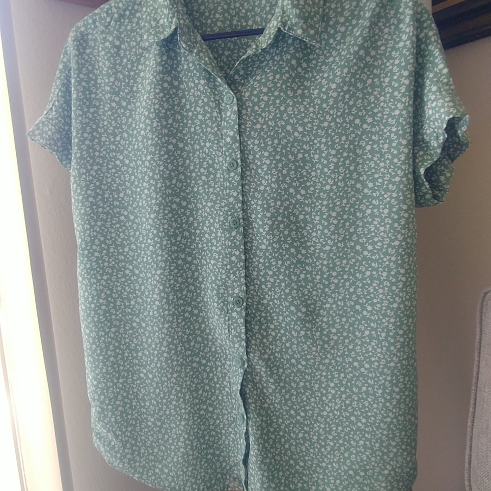 Flowy floral Beach Lunch Lounge button down shirt